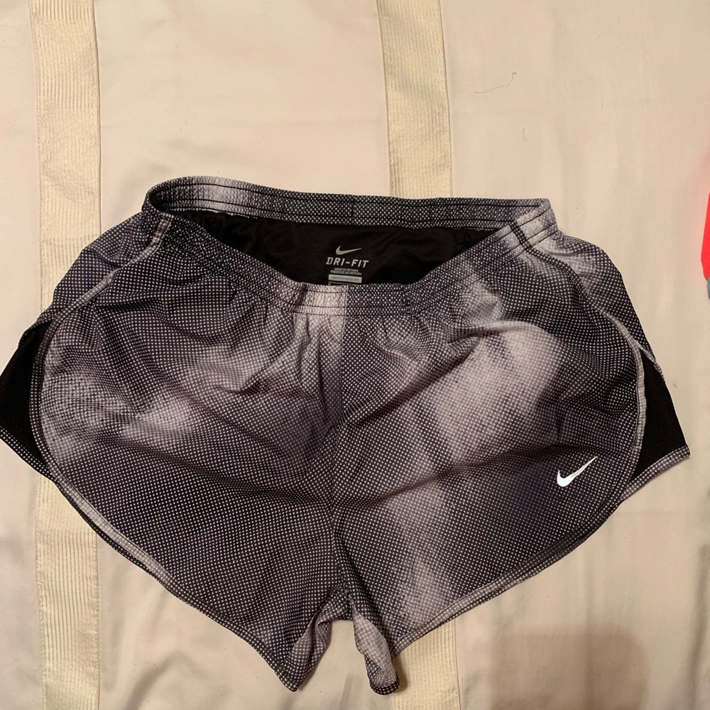 Nike tempo running short